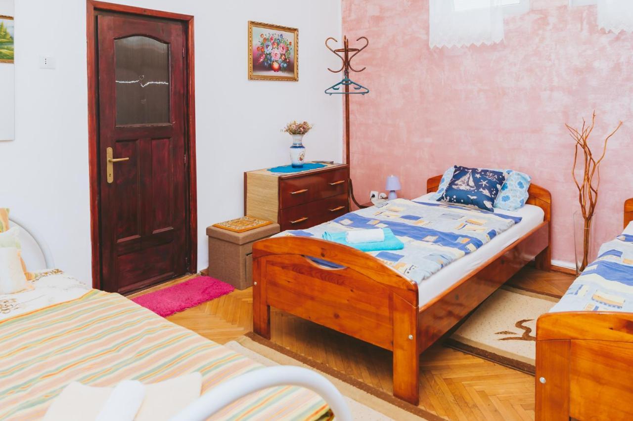 Hotel Casa Vinco Vici à Turda Extérieur photo